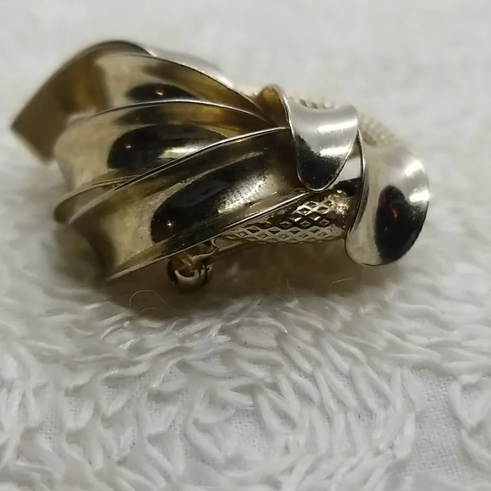 Gold Circle Pin Brooch  wrapped by gold tone ribbon style